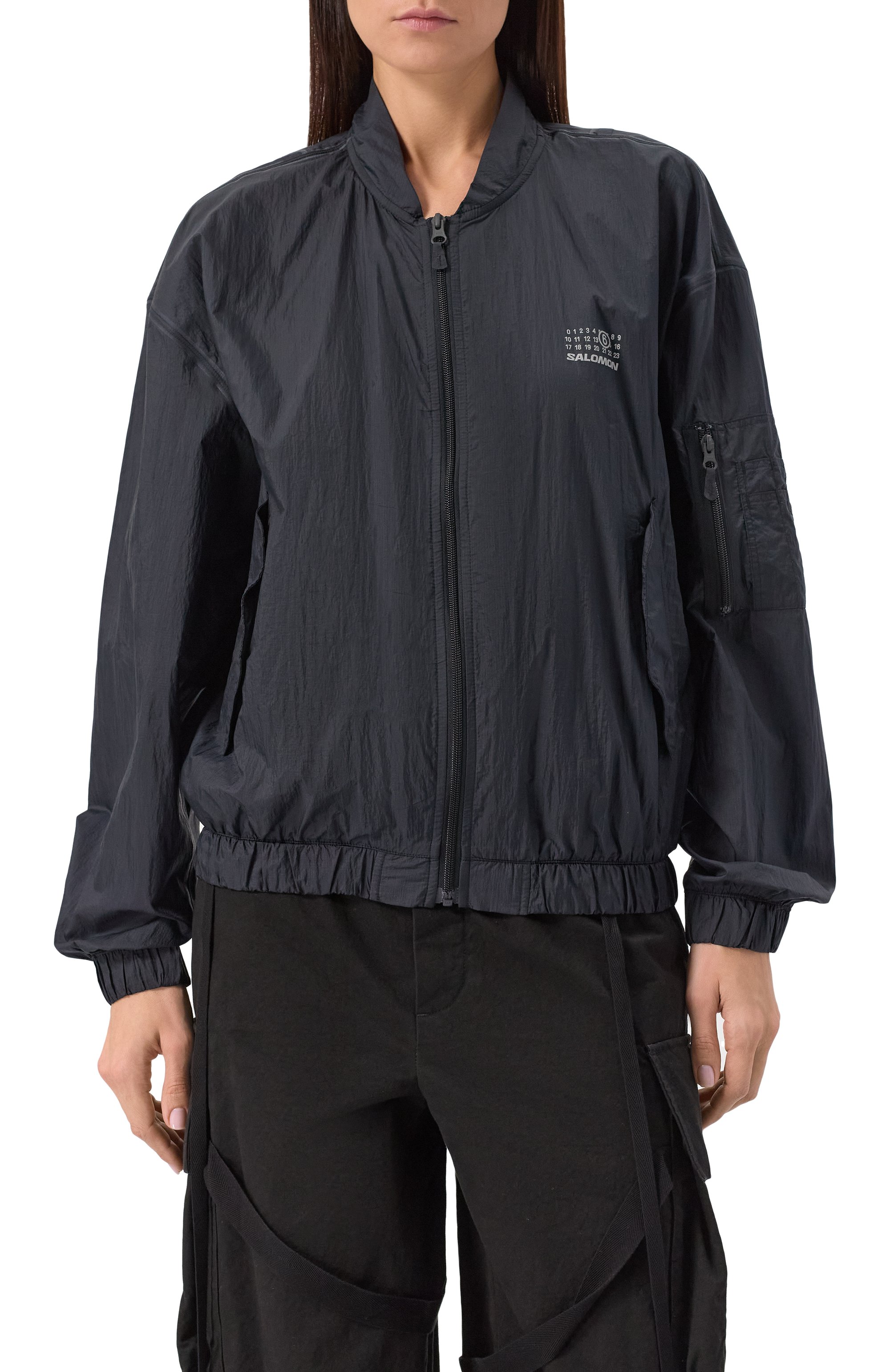 Ветровка mm6 maison margiela x salomon MM6 черного цвета по цене 91950 руб., арт. S52AM0327/M35418, фото 3 Ветровка mm6 maison margiela x salomon MM6, арт. S52AM0327/M35418, фото 3