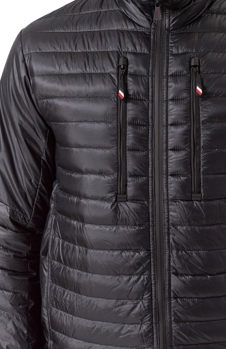 Мужская пуховая куртка althaus MONCLER GRENOBLE черного цвета, арт. 1A00013/595B1 | Фото 5 (Материал внешний: Синтетический материал; Материал подклада: Синтетический материал; Длина (верхняя одежда): Короткие; Рукава: Длинные; Мужское Кросс-КТ: Куртка-пуховая, Подстежка; Стили: Кэжуэл; Кросс-КТ: Утепленные; Материал утеплителя: Пух и перо; Автоматизация ТО: Проставлено; Автоматизация состава: Проставлено)