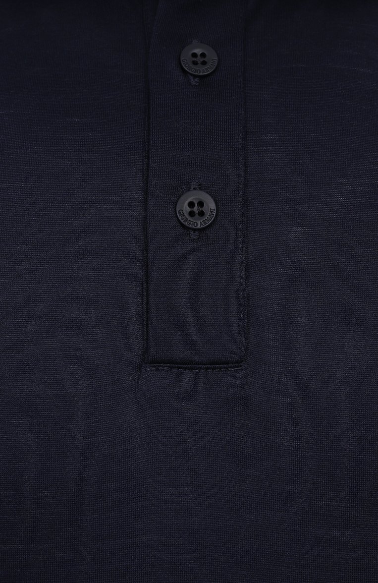 Мужское поло из шелка и хлопка GIORGIO ARMANI темно-синего цвета, арт. 3KSF74/SJZHZ | Фото 6 (Материал внешний: Хлопок, Шелк; Длина (для топов): Стандартные; Рукава: Короткие; Застежка: Пуговицы; Принт: Без принта; Стили: Кэжуэл; Кросс-КТ: Джерси; Мужское Кросс-КТ: Футболка-одежда)