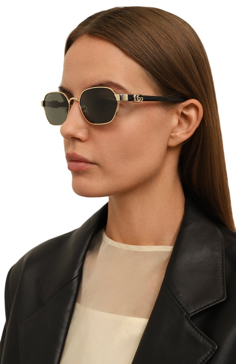 Женские солнцезащитные очки GUCCI черного цвета, арт. GG1593S 001 | Фото 2 (Региональные ограничения белый список (Axapta Mercury): Не проставлено; Нос: Не проставлено; Тип очков: С/з; Материал: Металл, Пластик; Очки форма: Прямоугольные; Оптика Гендер: оптика-женское)