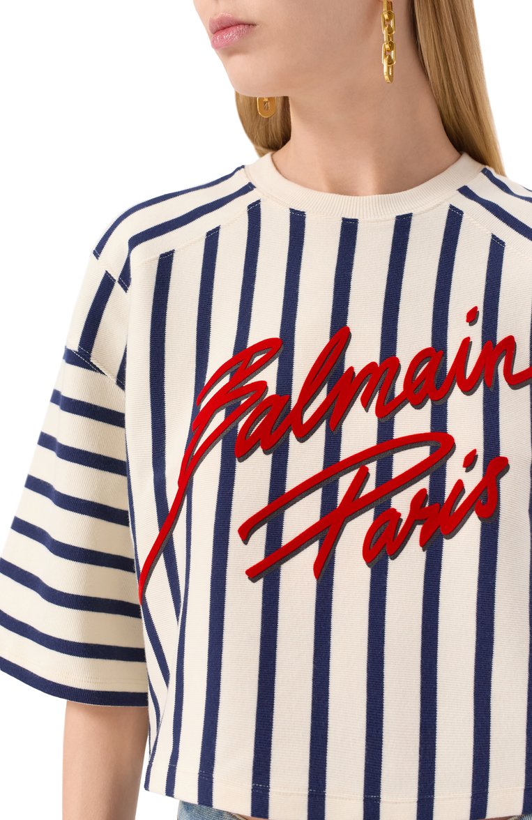 Женская хлопковая футболка BALMAIN кремового цвета, арт. EF1EE080/BC95 | Фото 5 (Длина (для топов): Укороченные; Стили: Кэжуэл; Принт: С принтом; Рукава: Короткие; Материал внешний: Хлопок; Автоматизация состава: Проставлено; Автоматизация ТО: Проставлено)