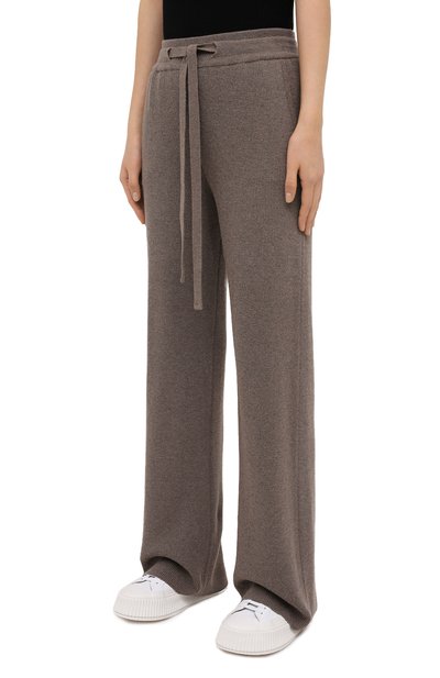 Брюки NANUSHKA серого цвета по цене 38950 руб., арт. 0NI_F0SSILE_RECYCLED CASHMERE KNIT, фото 3 Брюки NANUSHKA, арт. 0NI_F0SSILE_RECYCLED CASHMERE KNIT, фото 3
