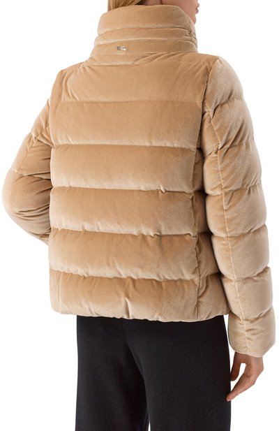 Бархатный пуховик HERNO бежевого цвета по цене 99850 руб., арт. PI002180D/15020S, фото 4 Бархатный пуховик HERNO, арт. PI002180D/15020S, фото 4