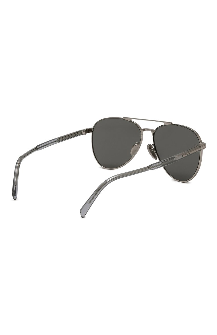 Мужские солнцезащитные очки PRADA серого цвета, арт. A58S-1BC175 | Фото 4 (Нос: Не проставлено; Региональные ограничения белый список (Axapta Mercury): Не проставлено; Материал: Металл; Тип очков: С/з; Кросс-КТ: С/з-мужское; Оптика Гендер: оптика-мужское; Очки форма: Авиаторы)