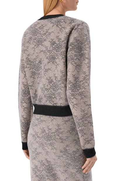 Шерстяной пуловер NINA RICCI серого цвета по цене 141500 руб., арт. 25AMPU009/ML0584, фото 4 Шерстяной пуловер NINA RICCI, арт. 25AMPU009/ML0584, фото 4