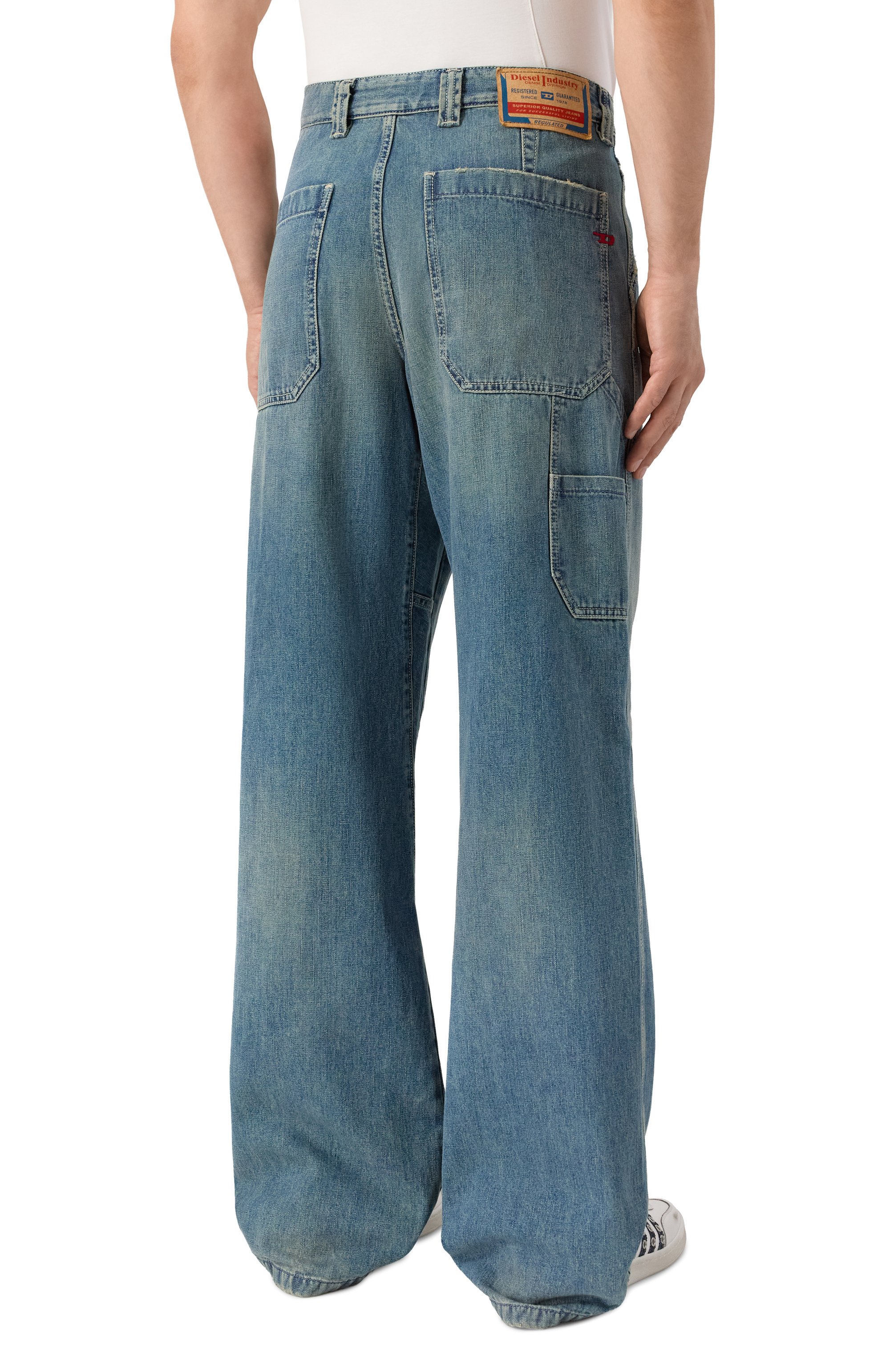 Джинсы d-livery DIESEL голубого цвета по цене 33850 руб., арт. A19266/068SK, фото 4 Джинсы d-livery DIESEL, арт. A19266/068SK, фото 4