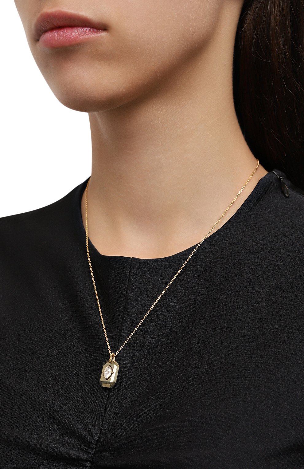 Подвеска на цепочке HANKA_IN золотого цвета по цене 15000 руб., арт. INS-LG47-PYR-CZ-0.5M, фото 2 Подвеска на цепочке HANKA_IN, арт. INS-LG47-PYR-CZ-0.5M, фото 2