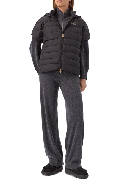 Утепленный жилет EA7 черного цвета по цене 18800 руб., арт. 7W000477/AF12476, фото 2 Утепленный жилет EA7, арт. 7W000477/AF12476, фото 2