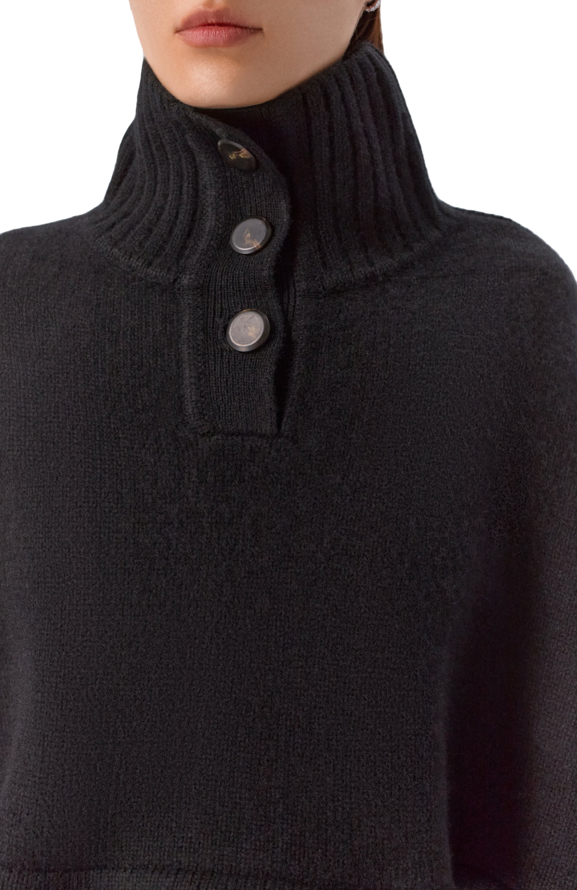 Кашемировая накидка YVES SALOMON черного цвета по цене 97500 руб., арт. 26WAA504XXMACA, фото 5 Кашемировая накидка YVES SALOMON, арт. 26WAA504XXMACA, фото 5