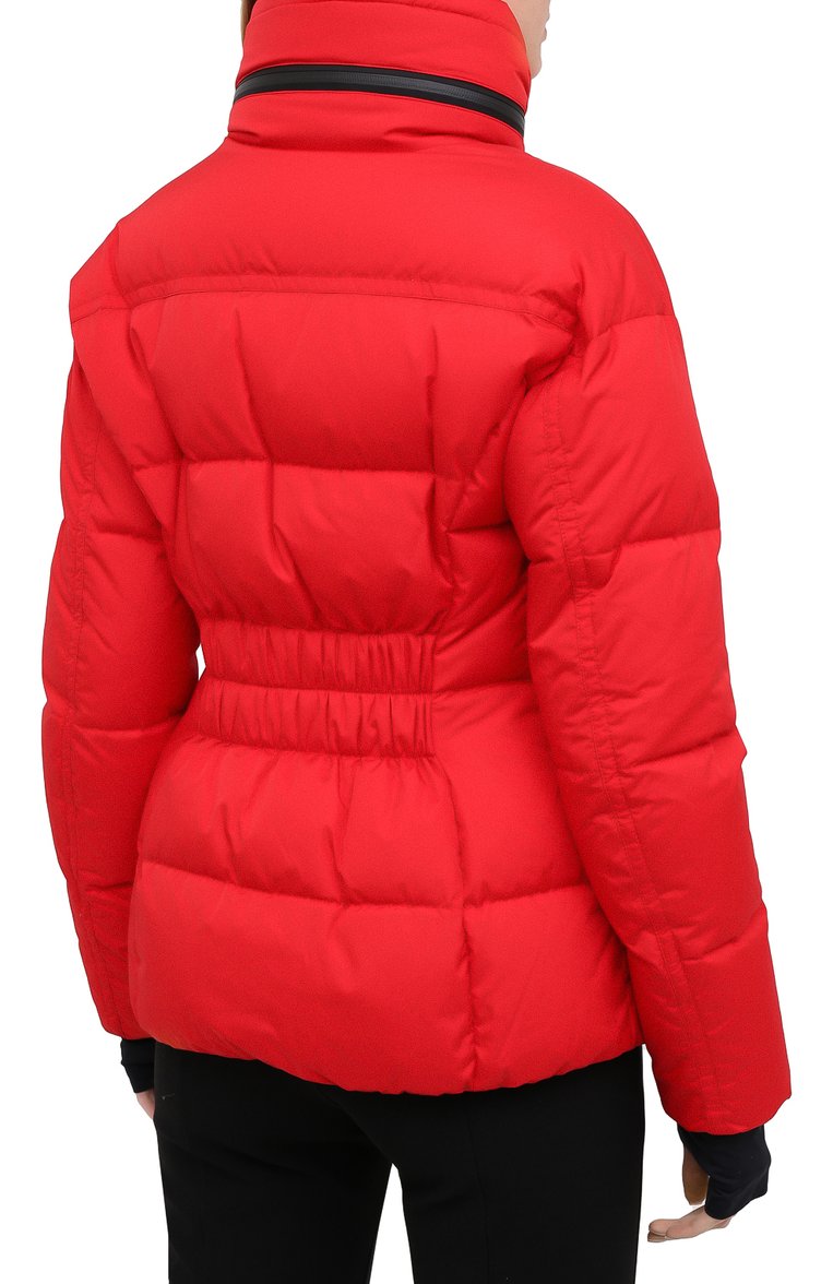 Женская пуховая куртка MONCLER красного цвета, арт. F2-098-1A526-00-5399E | Фото 4 (Рукава: Длинные; Длина (верхняя одежда): Короткие; Материал внешний: Синтетический материал; Материал утеплителя: Пух и перо; Материал подклада: Синтетический материал; Стили: Спорт-шик; Кросс-КТ: Куртка, Утепленные; Драгоценные камни: Проставлено; Материал сплава: Проставлено)