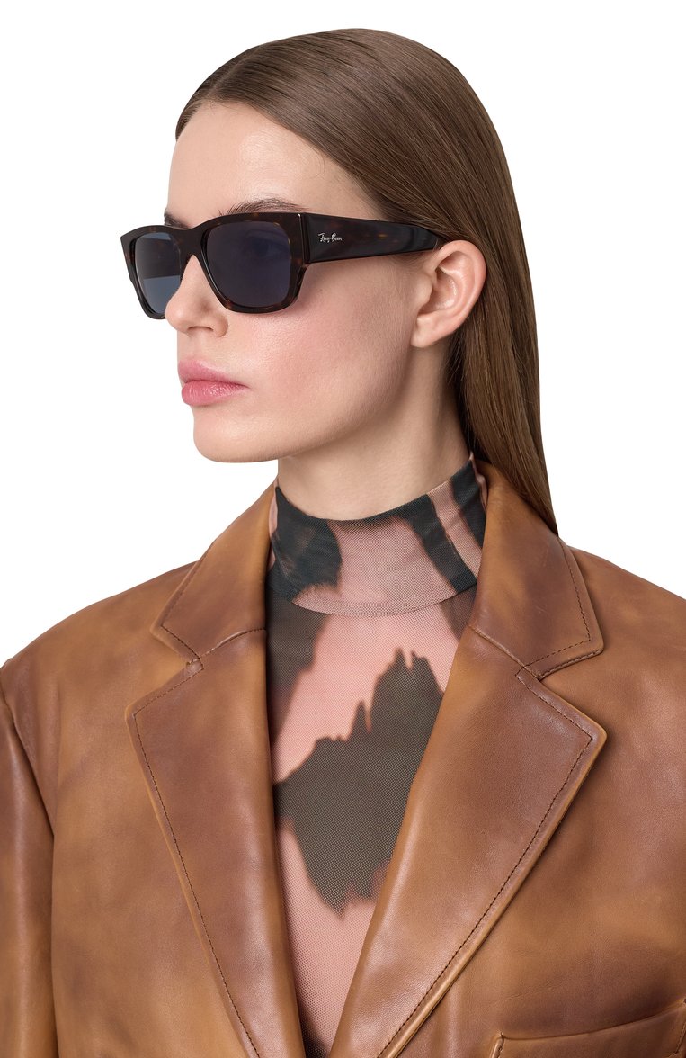 Женские солнцезащитные очки RAY-BAN синего цвета, арт. 0947S-902/R5 | Фото 3 (Региональные ограничения белый список (Axapta Mercury): Не проставлено; Нос: Не проставлено; Материал: Пластик; Тип очков: С/з; Кросс-КТ: С/з-унисекс; Очки форма: Прямоугольные; Оптика Гендер: оптика-унисекс)