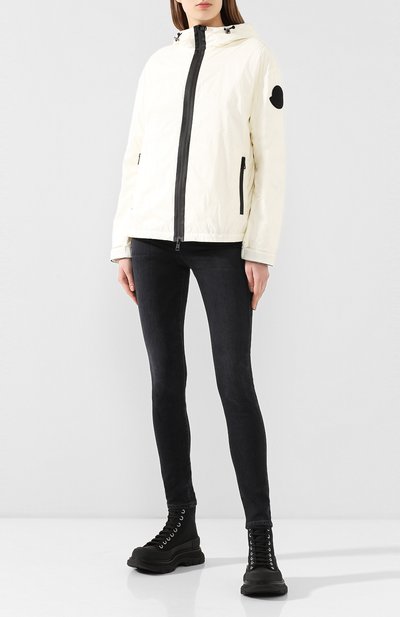 Куртка lilas MONCLER белого цвета по цене 77500 руб., арт. F1-093-1A511-00-C0391, фото 2 Куртка lilas MONCLER, арт. F1-093-1A511-00-C0391, фото 2