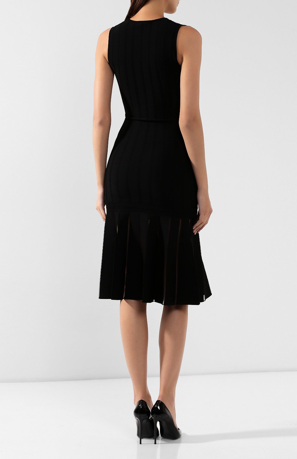 Платье из вискозы ALEXANDER MCQUEEN черного цвета по цене 191000 руб., арт. 594979/Q1AI8, фото 4 Платье из вискозы ALEXANDER MCQUEEN, арт. 594979/Q1AI8, фото 4
