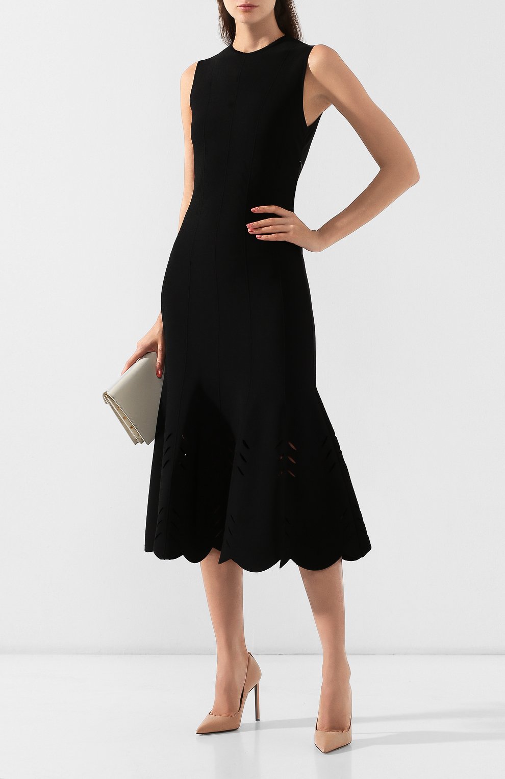 Платье ALEXANDER MCQUEEN черного цвета по цене 192000 руб., арт. 585226/Q1AE6, фото 2 Платье ALEXANDER MCQUEEN, арт. 585226/Q1AE6, фото 2
