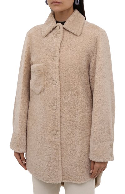 Двусторонняя дубленка ANNE VEST бежевого цвета по цене 249500 руб., арт. AW21/01/303/17/AVRIL SHIRT, фото 3 Двусторонняя дубленка ANNE VEST, арт. AW21/01/303/17/AVRIL SHIRT, фото 3