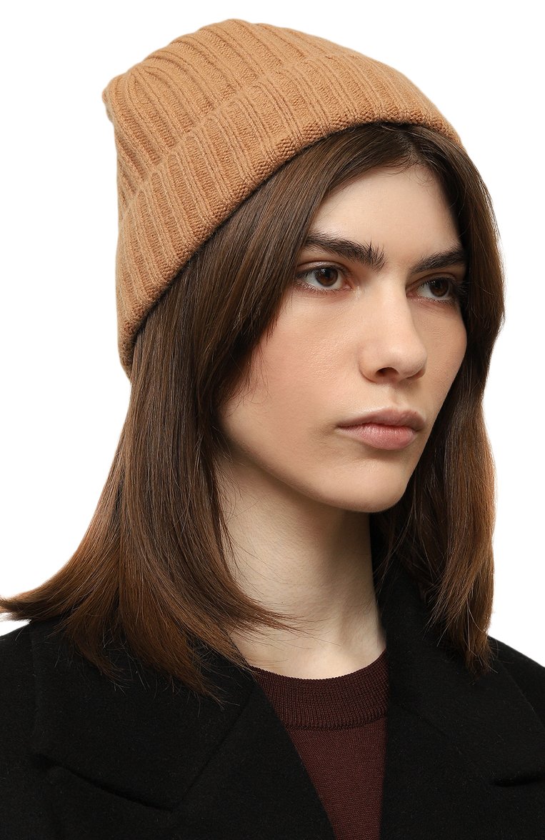 Женская кашемировая шапка ALLUDE светло-коричневого цвета, арт. 235/11430 | Фото 2 (Материал: Текстиль, Кашемир, Шерсть; Материал сплава: Проставлено; Нос: Не проставлено)