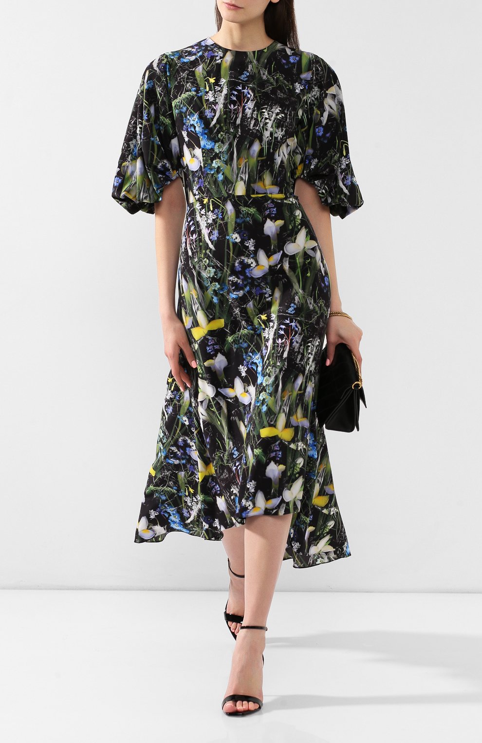 Шелковое платье ALEXANDER MCQUEEN черного цвета по цене 299500 руб., арт. 570435/QMD09, фото 2 Шелковое платье ALEXANDER MCQUEEN, арт. 570435/QMD09, фото 2