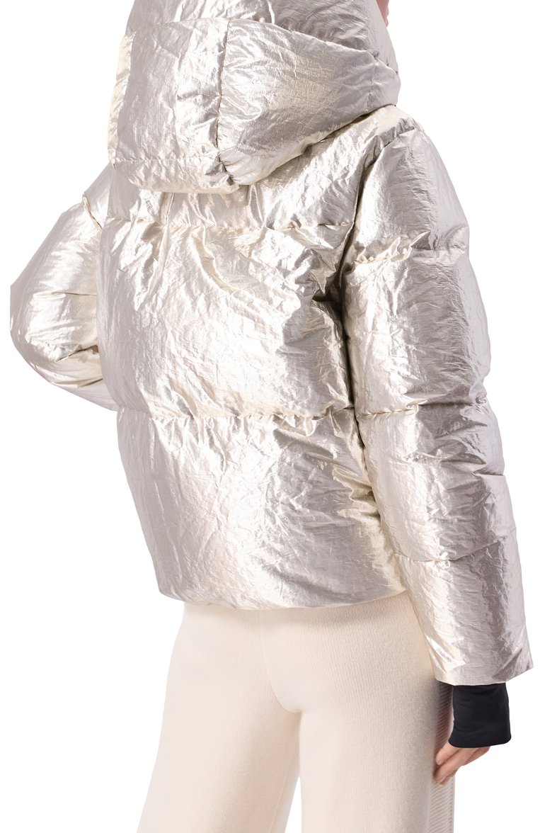 Женский пуховик trevelin MONCLER GRENOBLE серебряного цвета, арт. 1A000-44-5975P | Фото 4 (Длина (верхняя одежда): Короткие; Рукава: Длинные; Материал подклада: Синтетический материал; Кросс-КТ: Пуховик; Стили: Кэжуэл)
