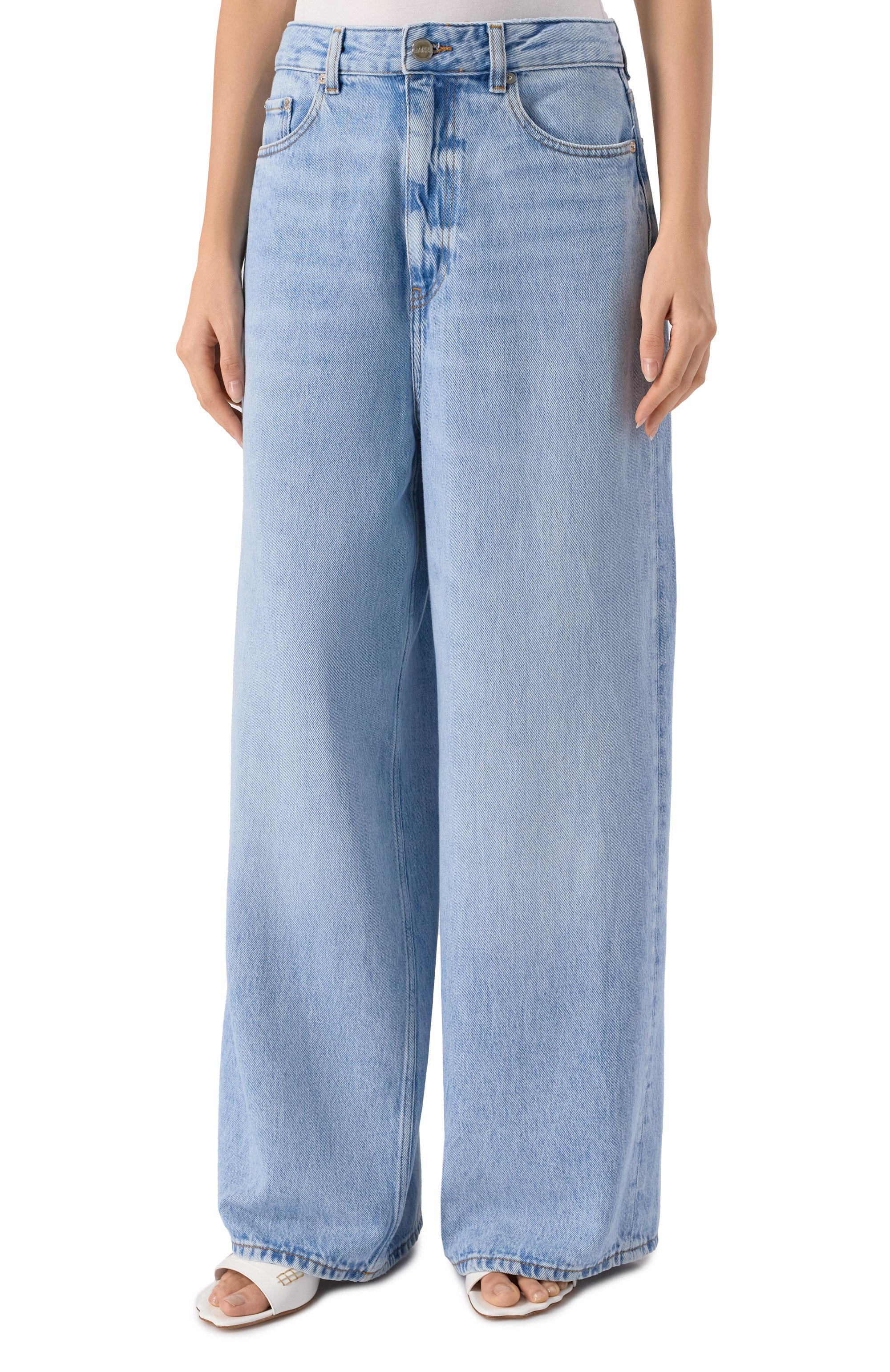 Джинсы GANNI голубого цвета по цене 38500 руб., арт. J1743, фото 3 Джинсы GANNI, арт. J1743, фото 3