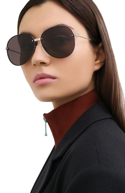 Солнцезащитные очки BOTTEGA VENETA черного цвета по цене 34300 руб., арт. BV1084SA 001, фото 2 Солнцезащитные очки BOTTEGA VENETA, арт. BV1084SA 001, фото 2