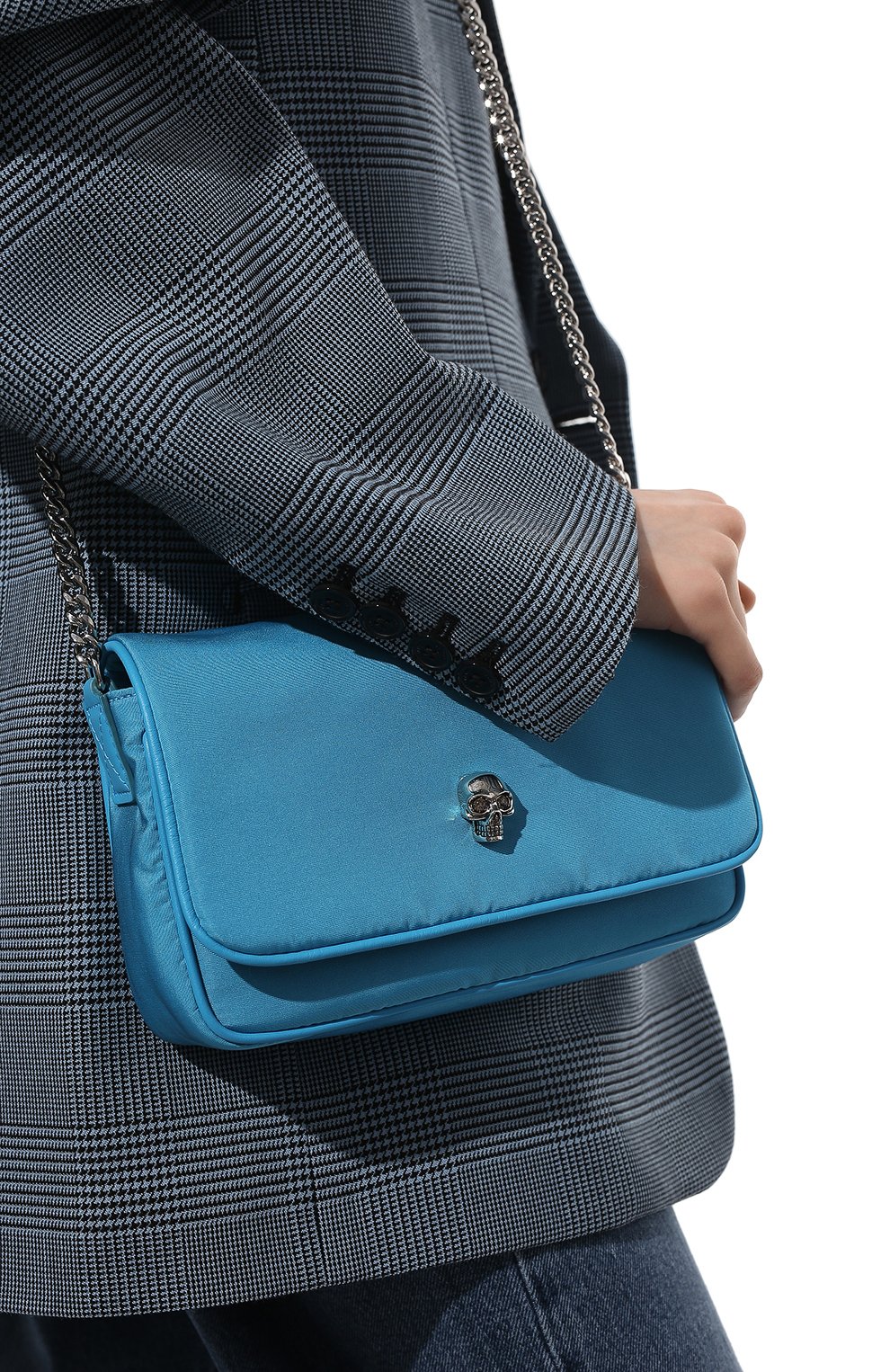 Сумка skull small ALEXANDER MCQUEEN голубого цвета по цене 87400 руб., арт. 666119/16X12, фото 2 Сумка skull small ALEXANDER MCQUEEN, арт. 666119/16X12, фото 2