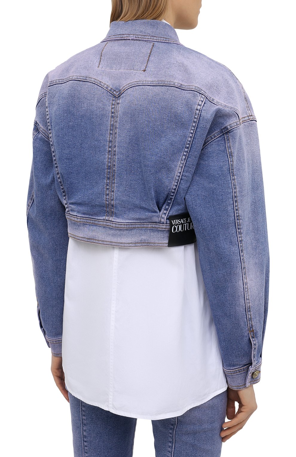 Джинсовая куртка VERSACE JEANS COUTURE голубого цвета по цене 54450 руб., арт. C0HWA960-WDP416/AR97Y, фото 4 Джинсовая куртка VERSACE JEANS COUTURE, арт. C0HWA960-WDP416/AR97Y, фото 4