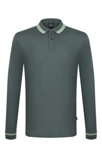 Темно-зеленый