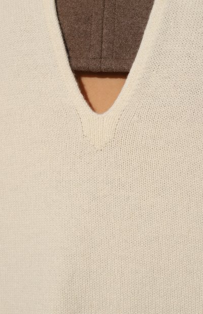 Кашемировый свитер AND THE BRAND кремового цвета по цене 81480 руб., арт. W23-JM008-1001-101, фото 5 Кашемировый свитер AND THE BRAND, арт. W23-JM008-1001-101, фото 5