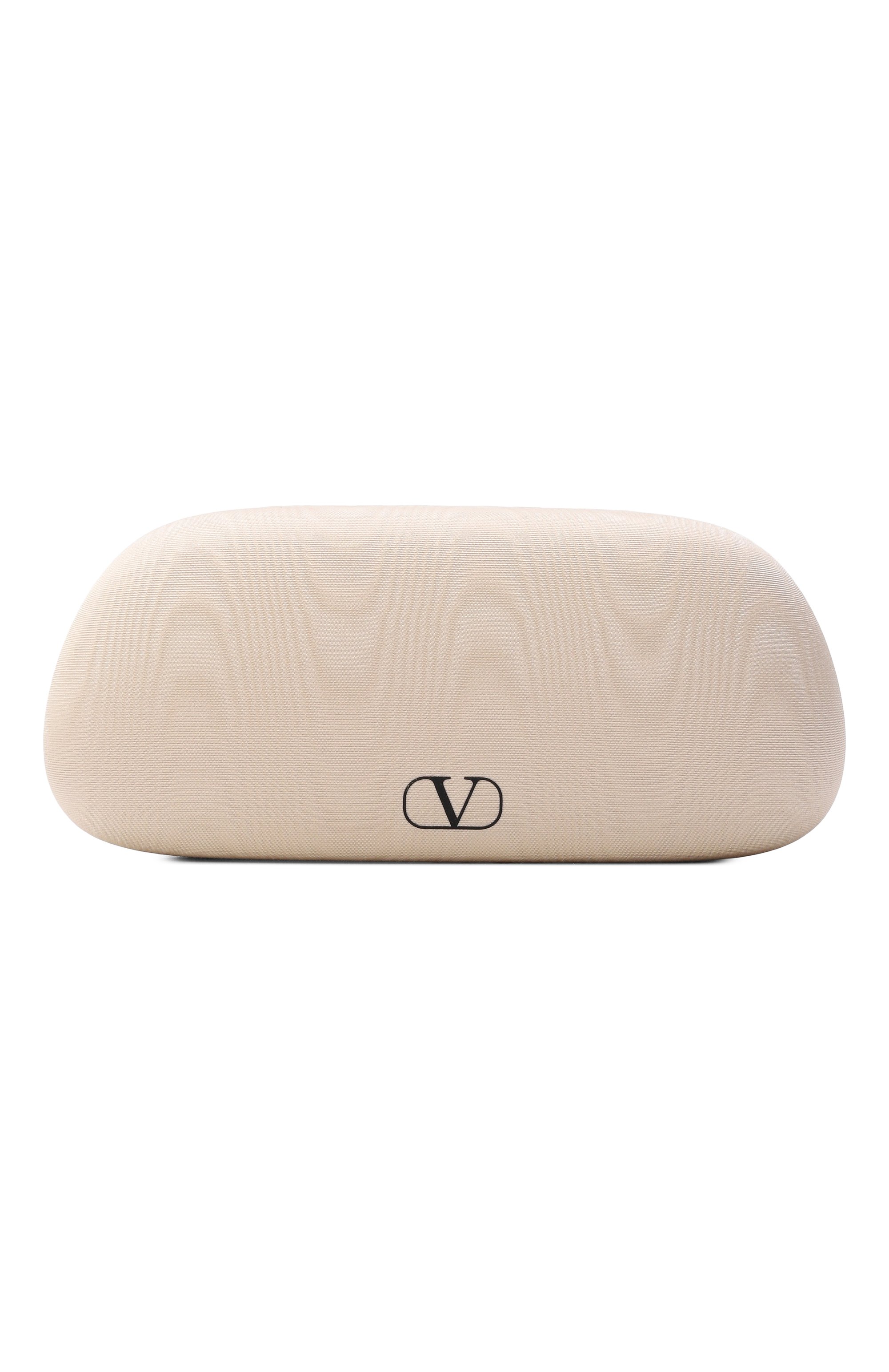 Солнцезащитные очки VALENTINO черного цвета по цене 46300 руб., арт. VG0014S-001 54, фото 4 Солнцезащитные очки VALENTINO, арт. VG0014S-001 54, фото 4