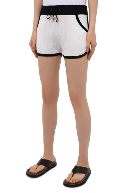 Шерстяные шорты BALMAIN белого цвета по цене 106500 руб., арт. VF20A005/K270, фото 3 Шерстяные шорты BALMAIN, арт. VF20A005/K270, фото 3