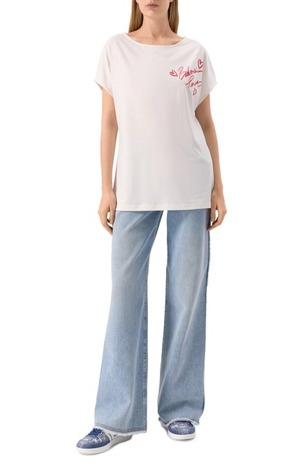 Женская футболка BALMAIN белого цвета, арт. EF0EG012/BC99 | Фото 2 (Рукава: Короткие; Длина (для топов): Стандартные; Драгоценные камни: Проставлено; Материал внешний: Растительное волокно, Лиоцелл, Хлопок; Материал сплава: Проставлено)