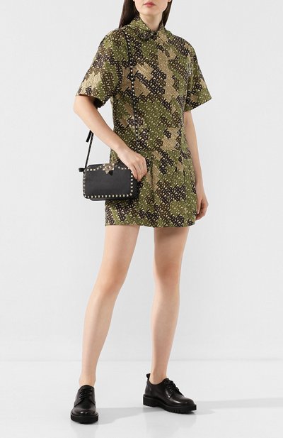 Сумка rockstud VALENTINO черного цвета по цене 189000 руб., арт. SW2B0148/B0L, фото 2 Сумка rockstud VALENTINO, арт. SW2B0148/B0L, фото 2