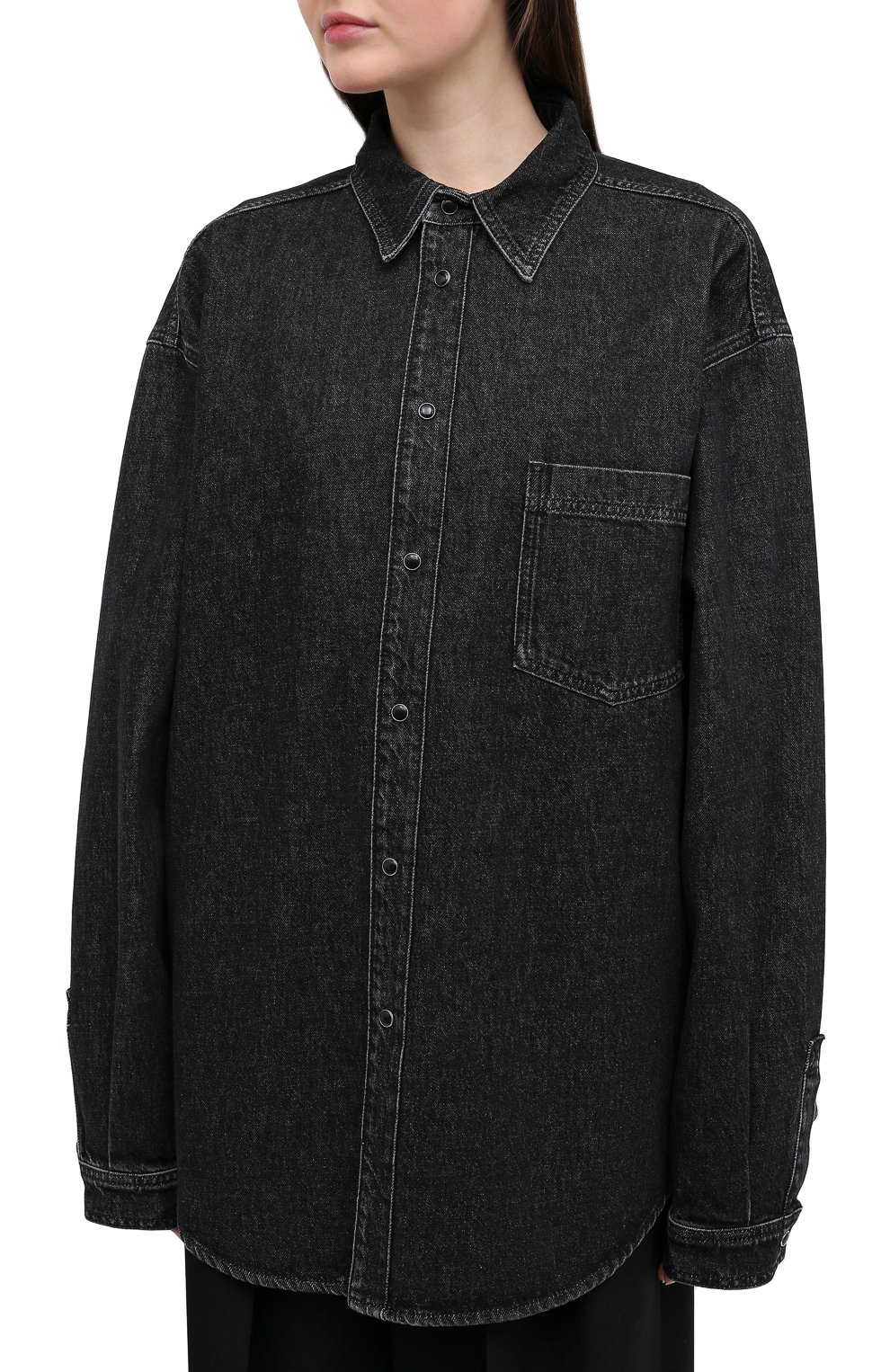 Джинсовая рубашка VETEMENTS черного цвета по цене 145500 руб., арт. UAH21SH043 2801/W, фото 3 Джинсовая рубашка VETEMENTS, арт. UAH21SH043 2801/W, фото 3