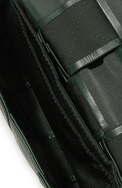 Поясная сумка cassette BOTTEGA VENETA темно-зеленого цвета по цене 240000 руб., арт. 651053/VCQ72, фото 5 Поясная сумка cassette BOTTEGA VENETA, арт. 651053/VCQ72, фото 5