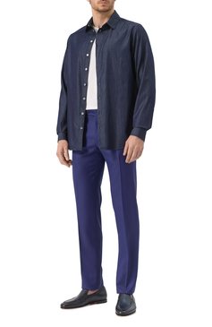 Мужская хлопковая рубашка GIORGIO ARMANI темно-синего цвета, арт. GM001509/AF15417 | Фото 2 (Драгоценные камни: Проставлено; Рукава: Длинные; Длина (для топов): Стандартные; Материал внешний: Хлопок; Материал сплава: Проставлено; Манжеты: На пуговицах; Принт: Однотонные; Воротник: Кент; Случай: Повседневный; Стили: Кэжуэл)