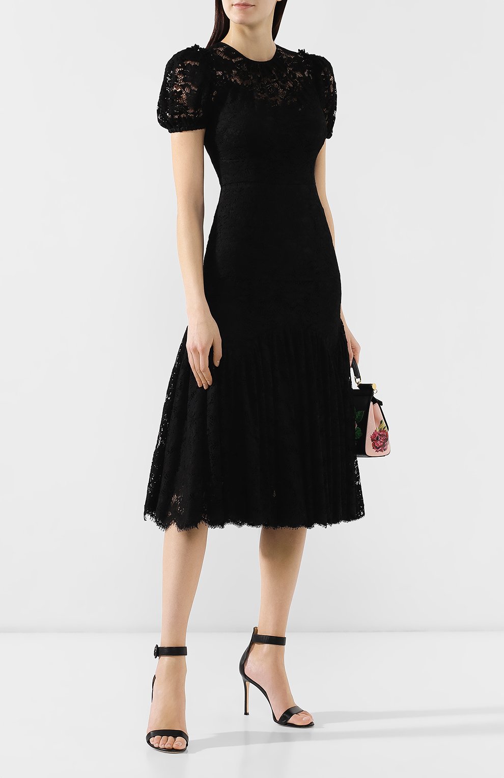 Кружевное платье DOLCE & GABBANA черного цвета по цене 385500 руб., арт. F65G9T/HLMN2, фото 2 Кружевное платье DOLCE & GABBANA, арт. F65G9T/HLMN2, фото 2