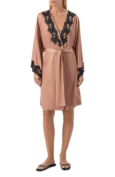 Шелковый халат C.ALLA темно-бежевого цвета по цене 127500 руб., арт. DV0333 K, фото 2 Шелковый халат C.ALLA, арт. DV0333 K, фото 2