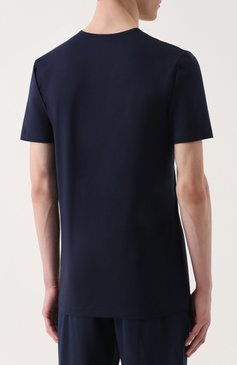 Мужская хлопковая футболка с v-образным вырезом ZIMMERLI темно-синего цвета, арт. 172/1462 | Фото 4 (Рукава: Короткие; Длина (для топов): Стандартные; Материал внешний: Хлопок; Мужское Кросс-КТ: Футболка-белье; Кросс-КТ: домашняя одежда; Статус проверки: Проверена категория; Материал сплава: Проставлено; Ювелирные украшения: Назначено; Драгоценные камни: Проставлено)