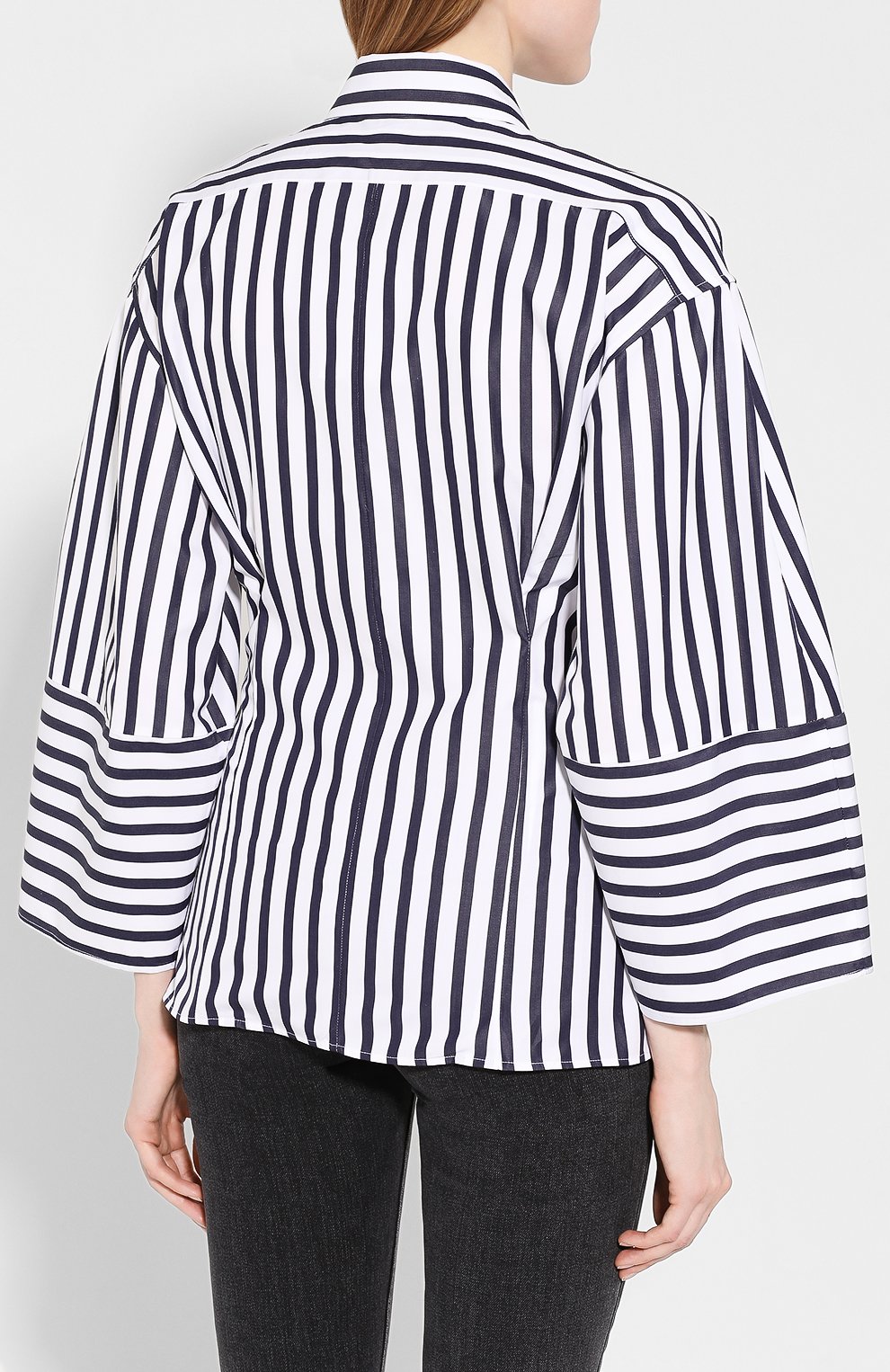 Хлопковая рубашка TOTEME синего цвета по цене 19200 руб., арт. BIBI0NE 193-726-710/NAVY STRIPE, фото 4 Хлопковая рубашка TOTEME, арт. BIBI0NE 193-726-710/NAVY STRIPE, фото 4