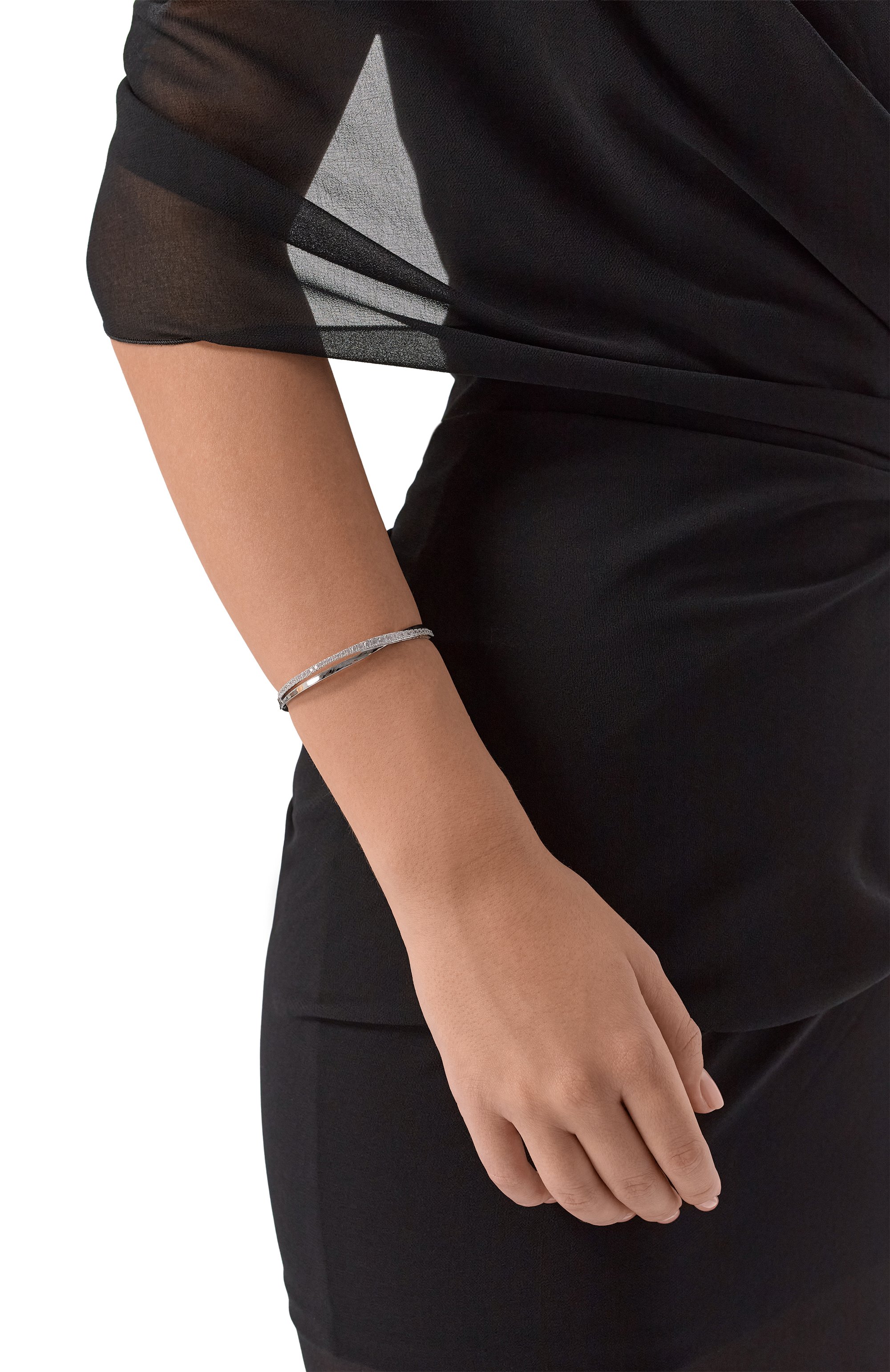 Браслет hyperbola SWAROVSKI серебряного цвета по цене 24500 руб., арт. 5565210, фото 2 Браслет hyperbola SWAROVSKI, арт. 5565210, фото 2