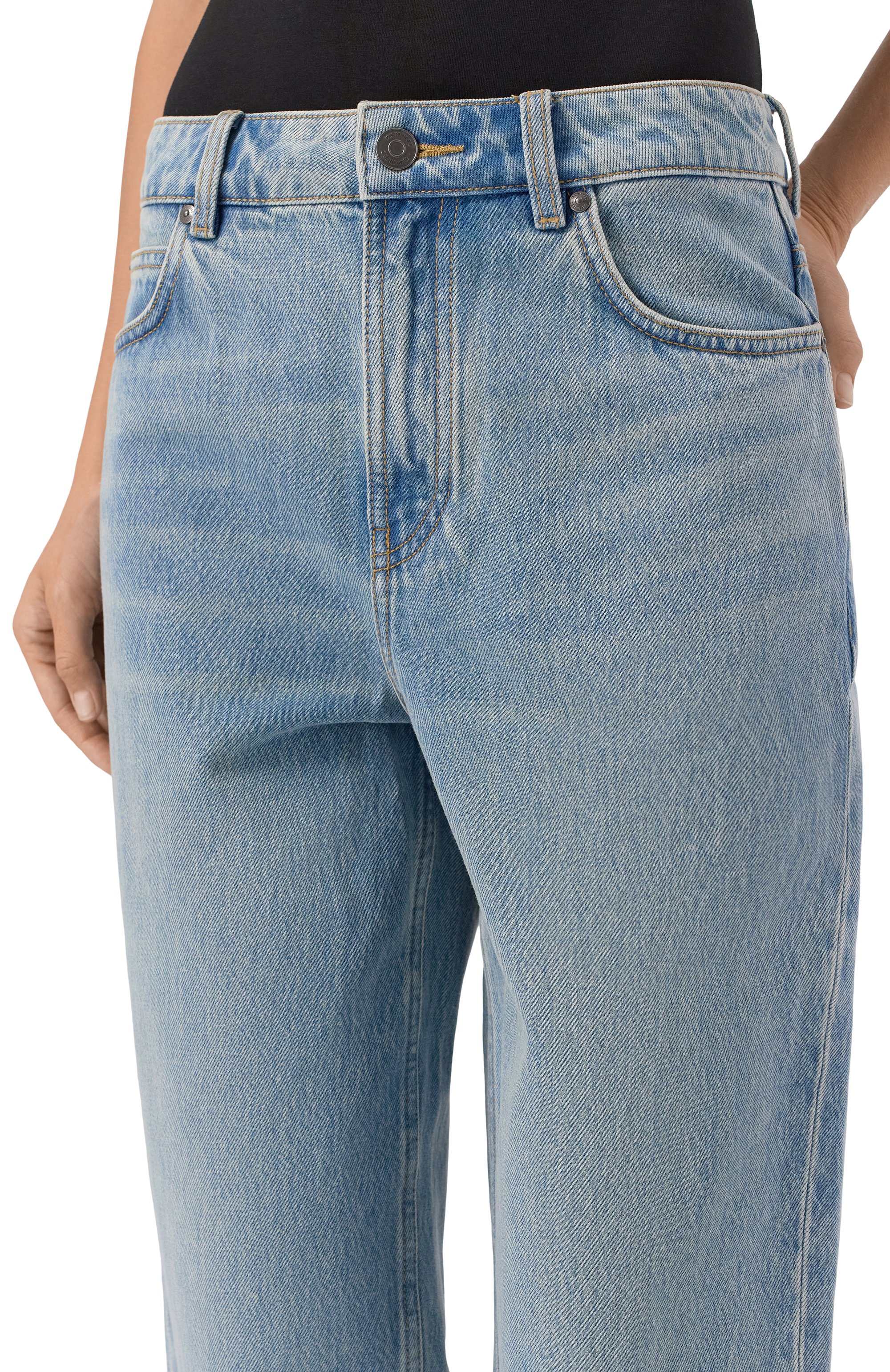 Джинсы balloon 821 12 STOREEZ голубого цвета по цене 13000 руб., арт. 132965, фото 5 Джинсы balloon 821 12 STOREEZ, арт. 132965, фото 5