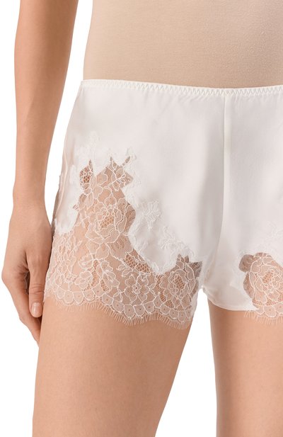 Шелковые шорты MARJOLAINE белого цвета по цене 29990 руб., арт. 3BAC5001, фото 5 Шелковые шорты MARJOLAINE, арт. 3BAC5001, фото 5