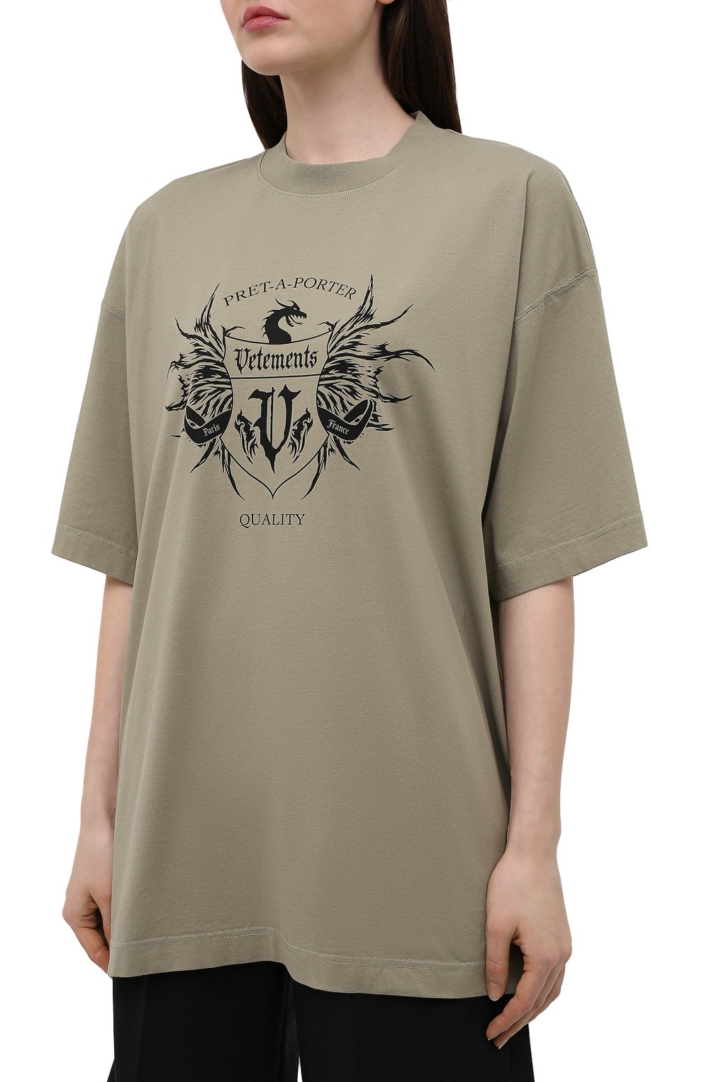 Хлопковая футболка VETEMENTS хаки цвета по цене 55650 руб., арт. UA52TR480G 1610/W, фото 3 Хлопковая футболка VETEMENTS, арт. UA52TR480G 1610/W, фото 3