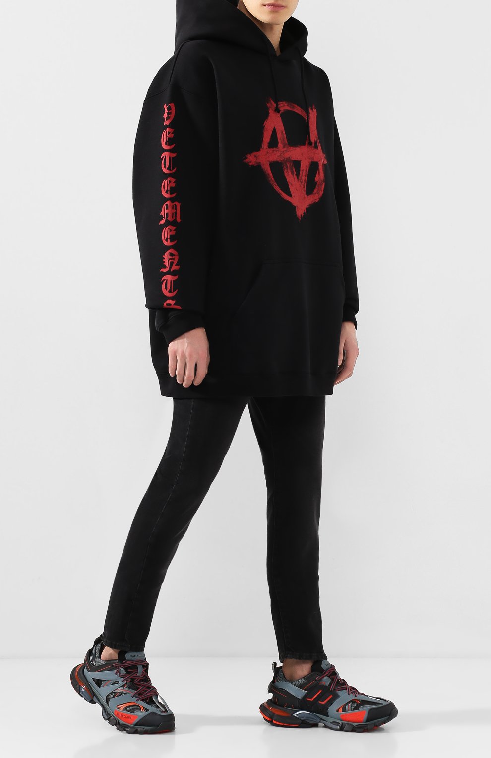 Хлопковое худи VETEMENTS черного цвета по цене 78550 руб., арт. SS20TR312 1620/M, фото 2 Хлопковое худи VETEMENTS, арт. SS20TR312 1620/M, фото 2