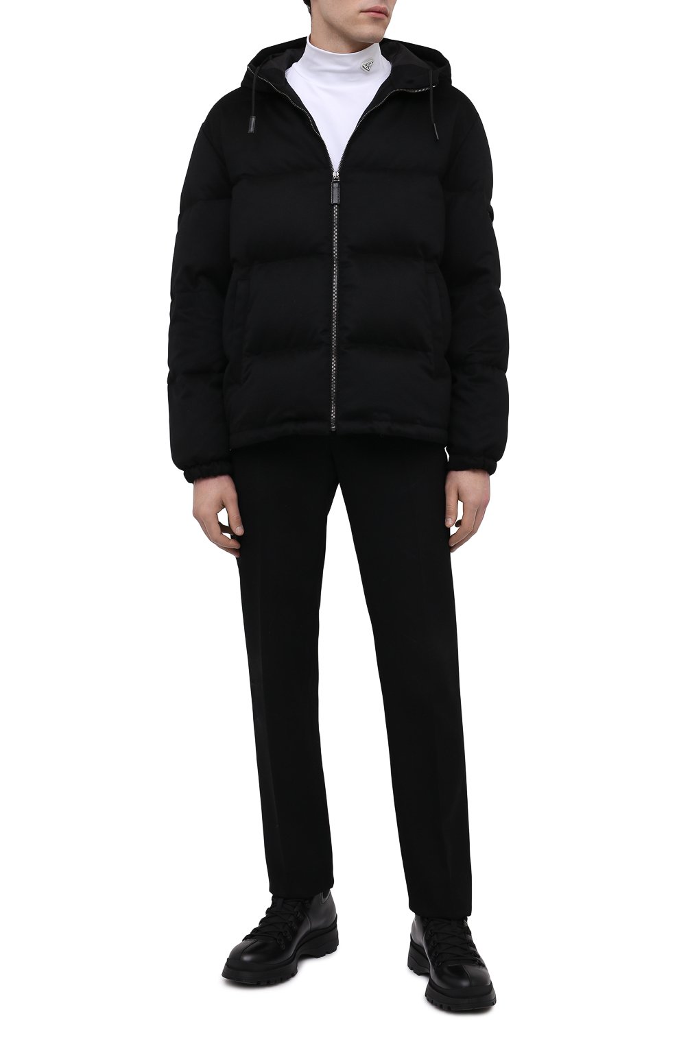 Пуховик PRADA черного цвета по цене 550000 руб., арт. SGB716-1YES-F0002-202, фото 2 Пуховик PRADA, арт. SGB716-1YES-F0002-202, фото 2