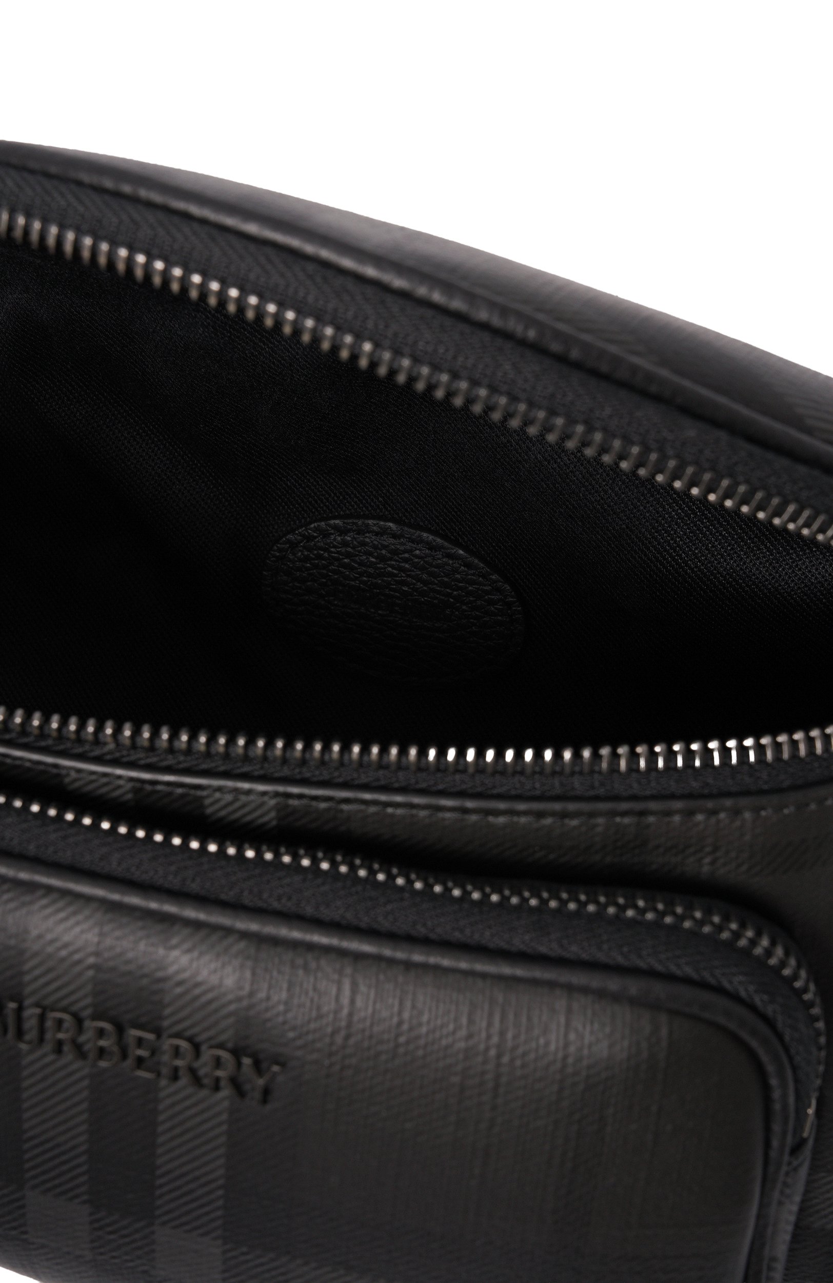 Поясная сумка city BURBERRY темно-серого цвета по цене 122500 руб., арт. 8128050, фото 4 Поясная сумка city BURBERRY, арт. 8128050, фото 4