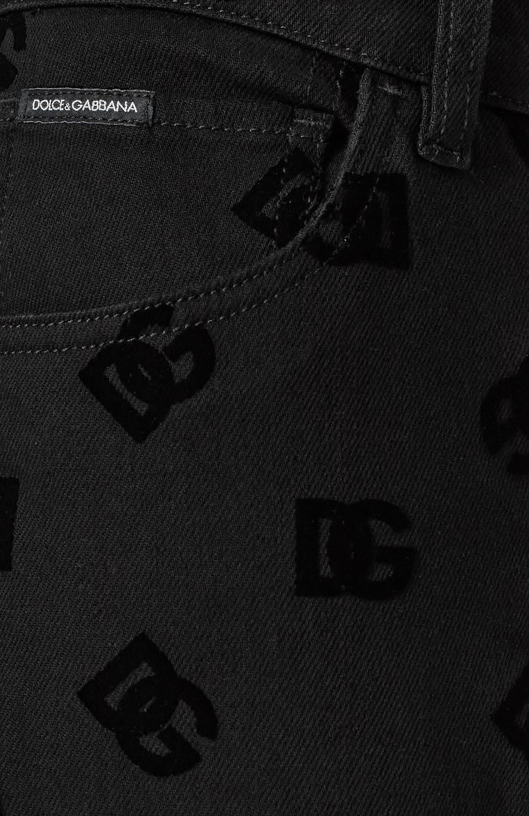 Мужские джинсы DOLCE & GABBANA черного цвета, арт. GY07CD/G8MN6 | Фото 6 (Драгоценные камни: Проставлено; Материал сплава: Проставлено; Длина (брюки, джинсы): Стандартные; Детали: Принт; Стили: Кэжуэл; Силуэт М (брюки): Прямые; Материал внешний: Деним, Хлопок; Кросс-КТ: Деним)