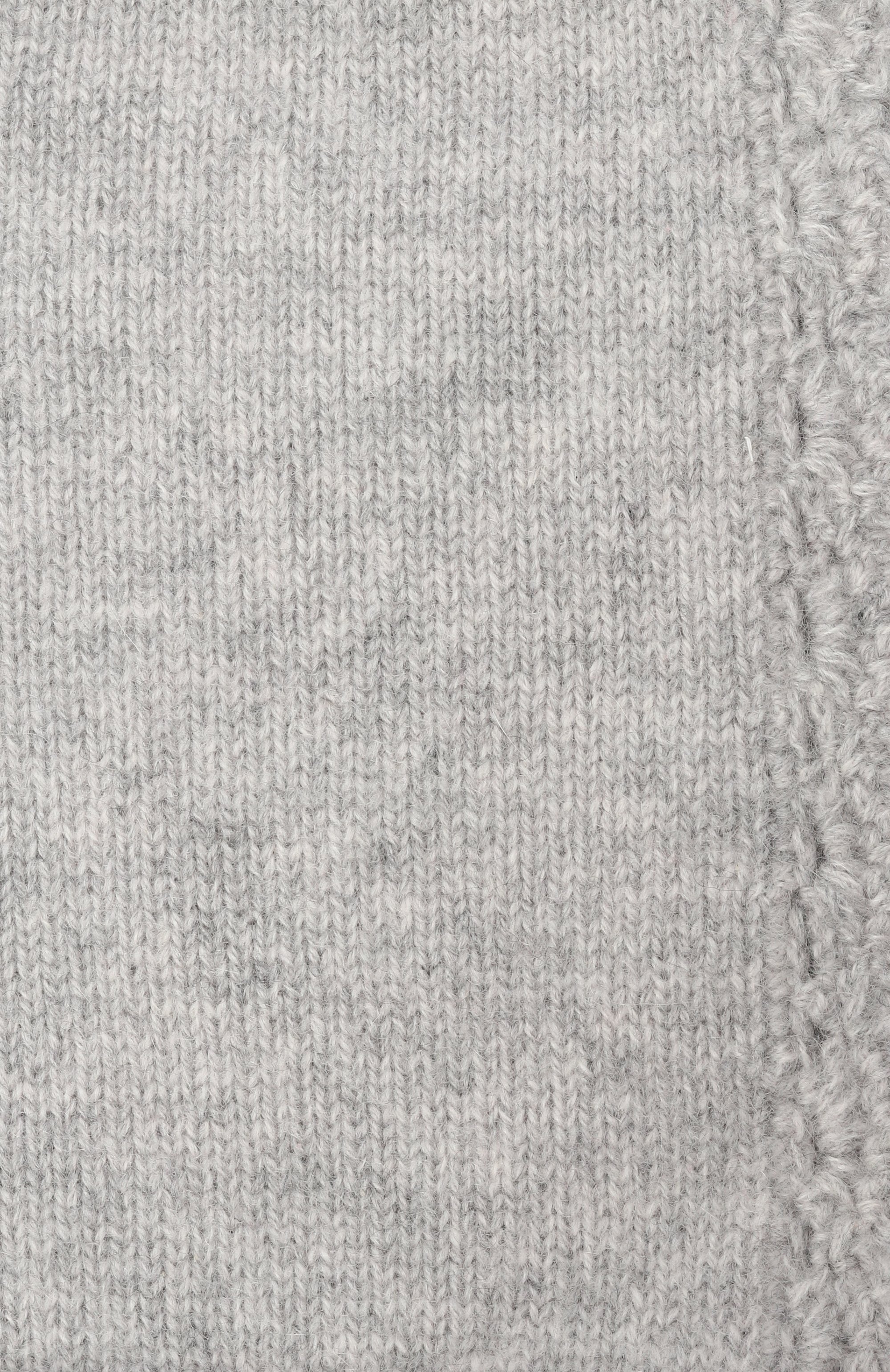 Кашемировая шапка OSCAR ET VALENTINE светло-серого цвета по цене 12250 руб., арт. BEG09, фото 3 Кашемировая шапка OSCAR ET VALENTINE, арт. BEG09, фото 3