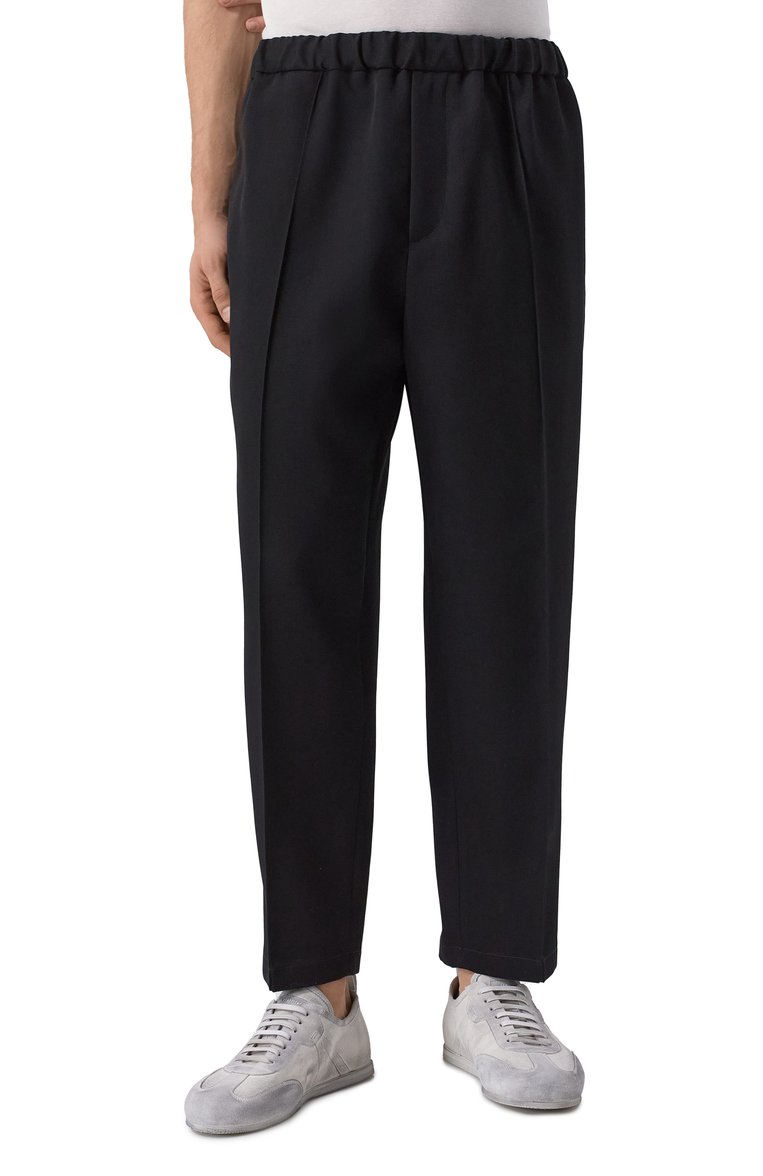 Мужские шерстяные брюки JIL SANDER черного цвета, арт. J21KA0012/J40002 | Фото 3 (Длина (брюки, джинсы): Стандартные; Материал внешний: Шерсть; Драгоценные камни: Проставлено; Материал сплава: Проставлено; Случай: Повседневный; Стили: Кэжуэл)