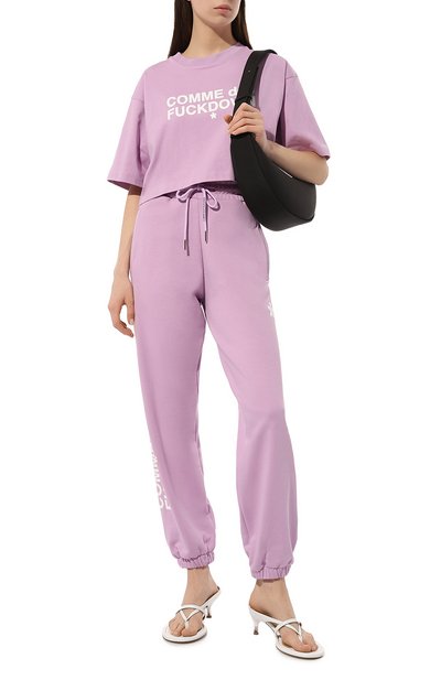 Хлопковые джоггеры COMME DES FUCKDOWN сиреневого цвета по цене 17450 руб., арт. CDFD2082, фото 2 Хлопковые джоггеры COMME DES FUCKDOWN, арт. CDFD2082, фото 2